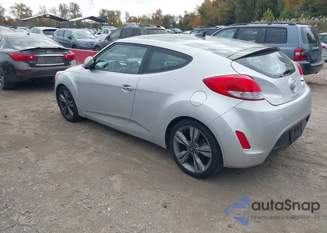2017 Hyundai Veloster Value Edition z USA, uszkodzony, nr VIN KMHTC6AD7HU324264